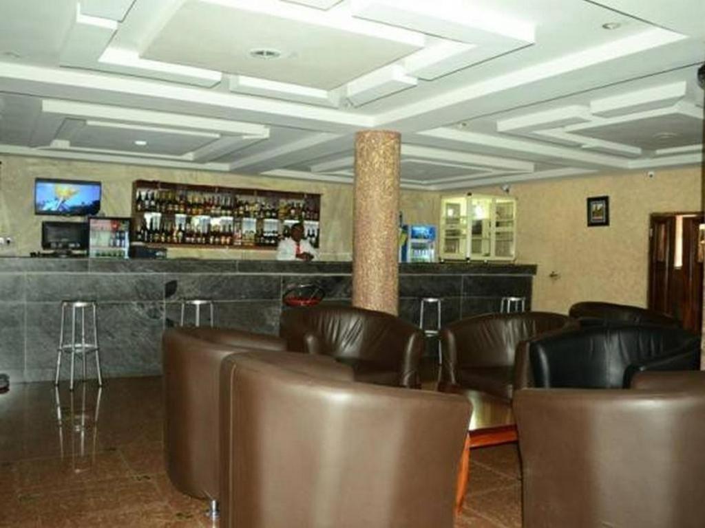 纽顿有限公司酒店 Owerri 外观 照片