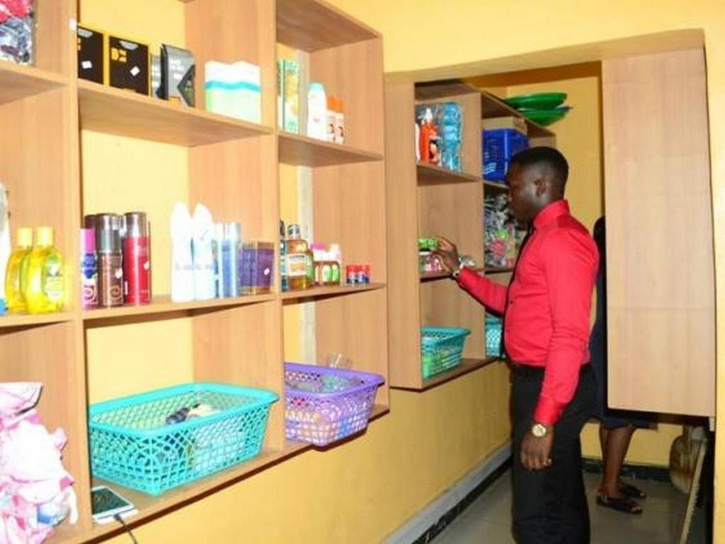 纽顿有限公司酒店 Owerri 外观 照片